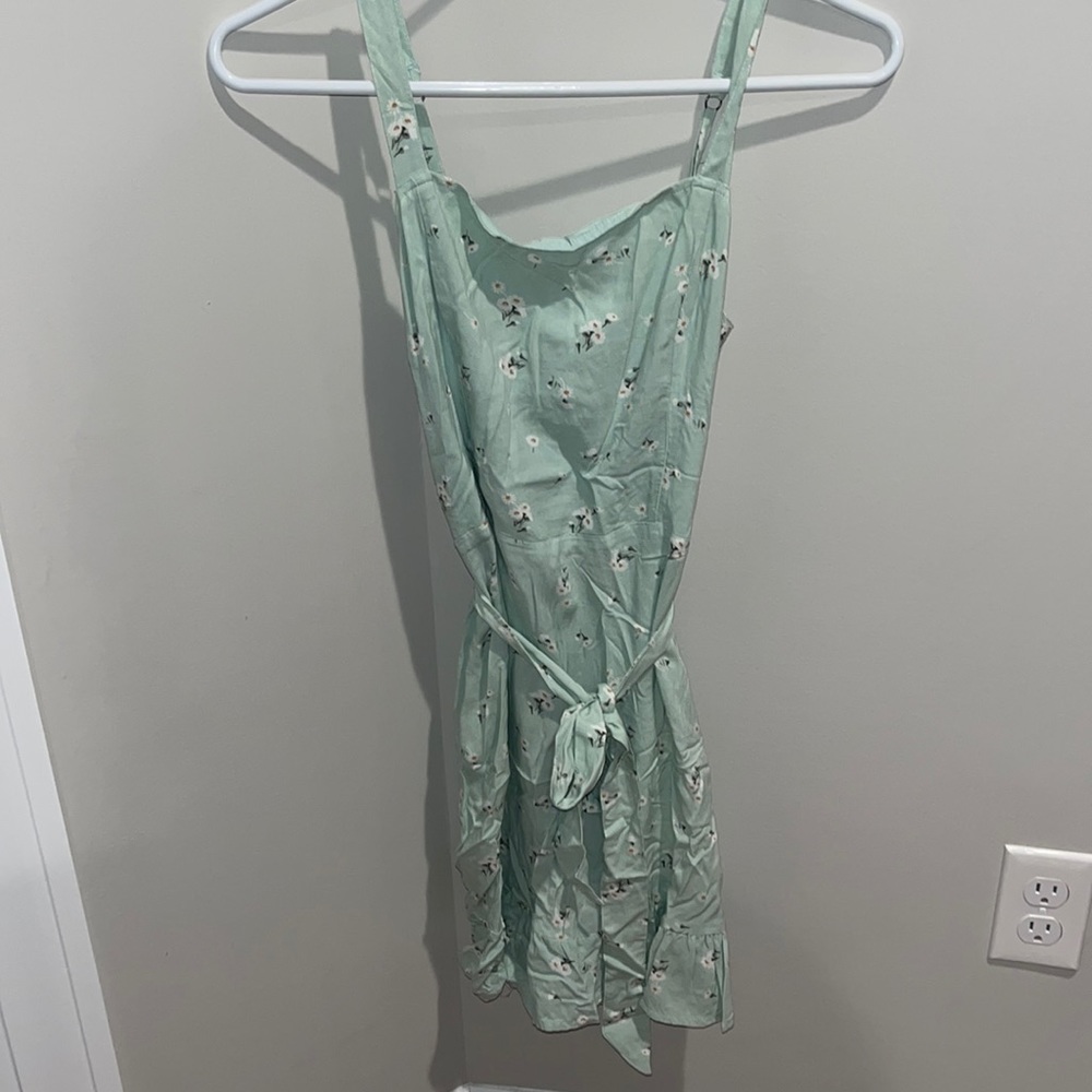Hollister flower tie dress
